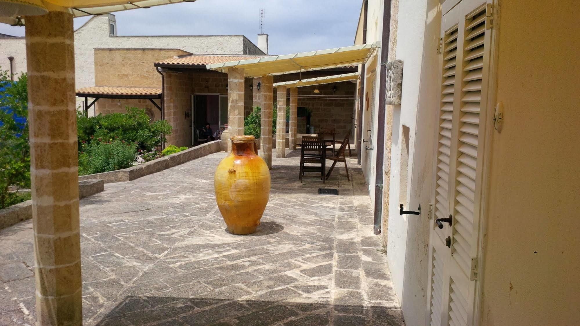 بريزيتشي Antica Masseria Pescu المظهر الخارجي الصورة